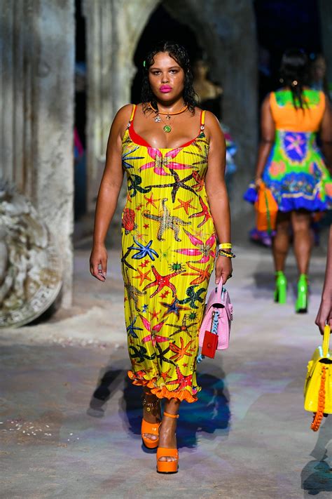 versace plus size runway models.